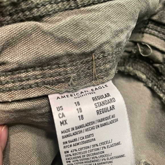 American Eagle Outfitters olive green Cargo Pants - Picture 3 of 3